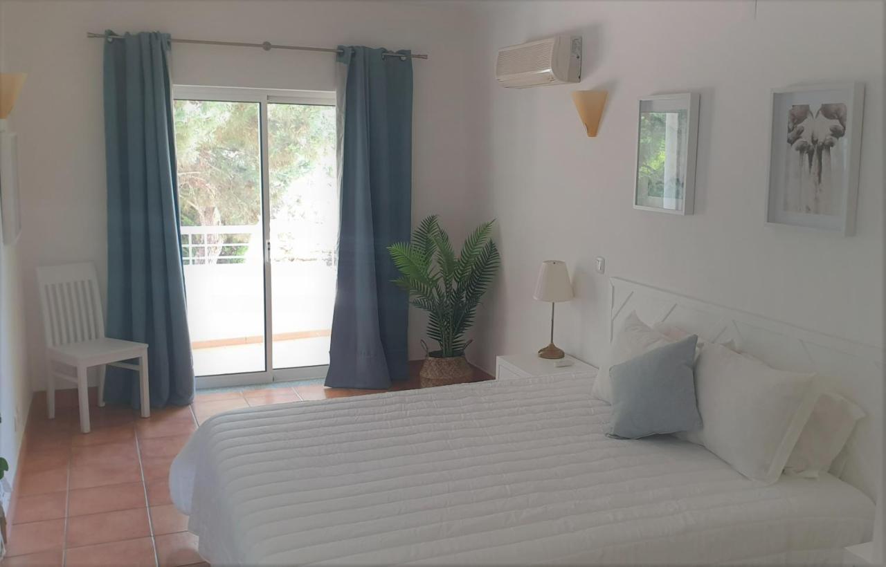 Apartment Vila Mos In Porto Mos Beach Lagos Exterior photo